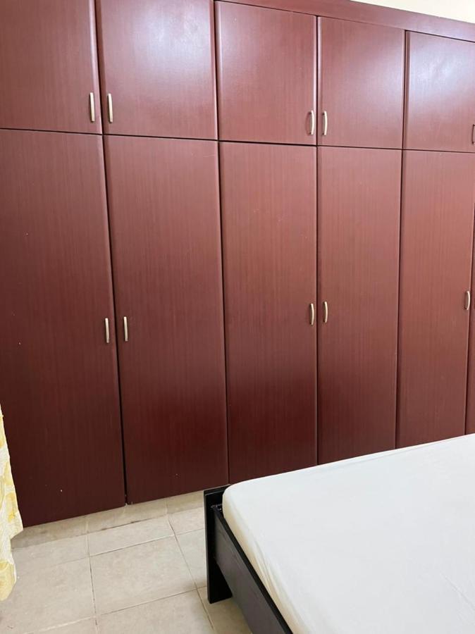 Master Room Attached Bathroom Dubai Exteriör bild