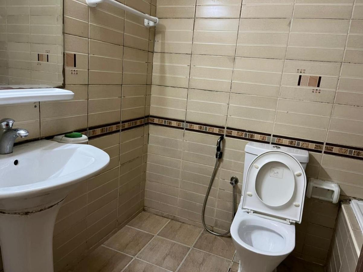 Master Room Attached Bathroom Dubai Exteriör bild
