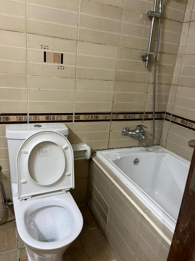 Master Room Attached Bathroom Dubai Exteriör bild