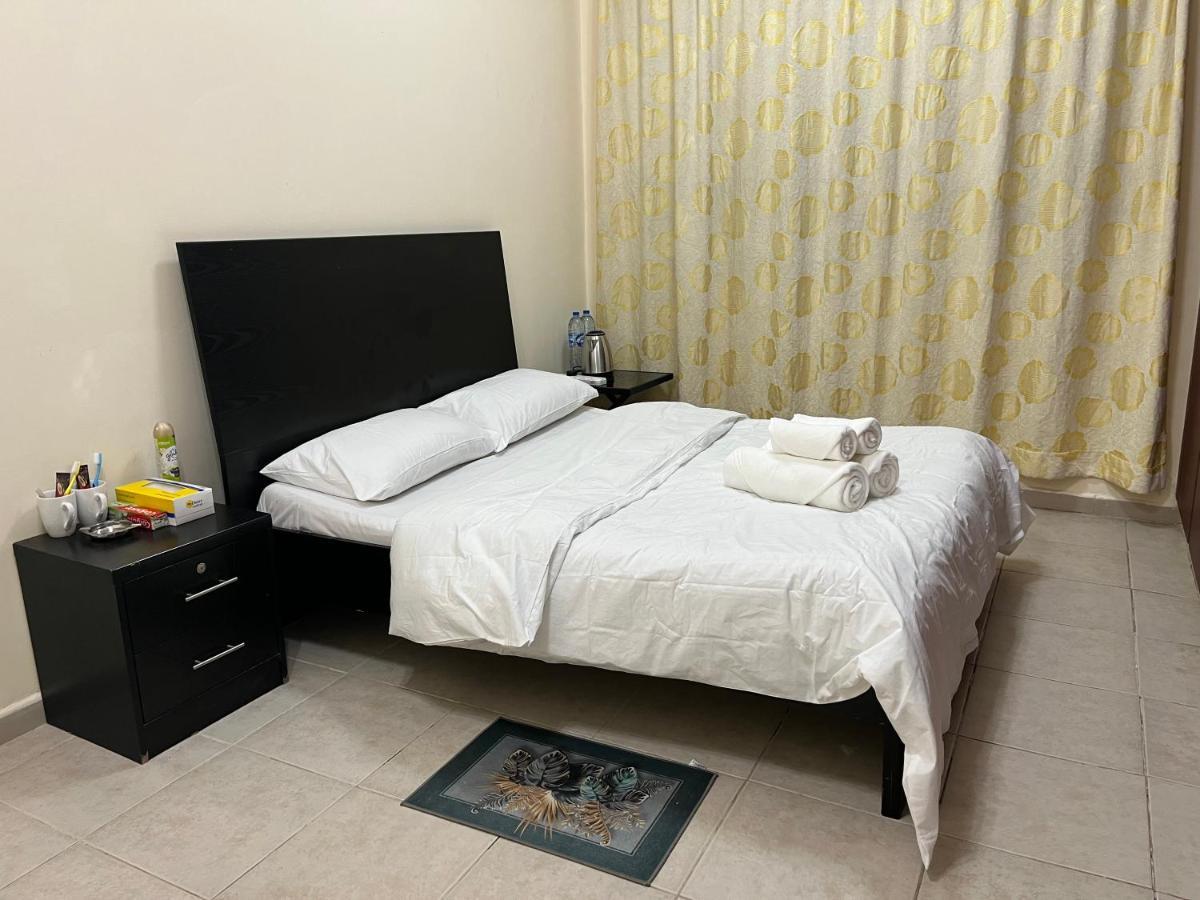Master Room Attached Bathroom Dubai Exteriör bild