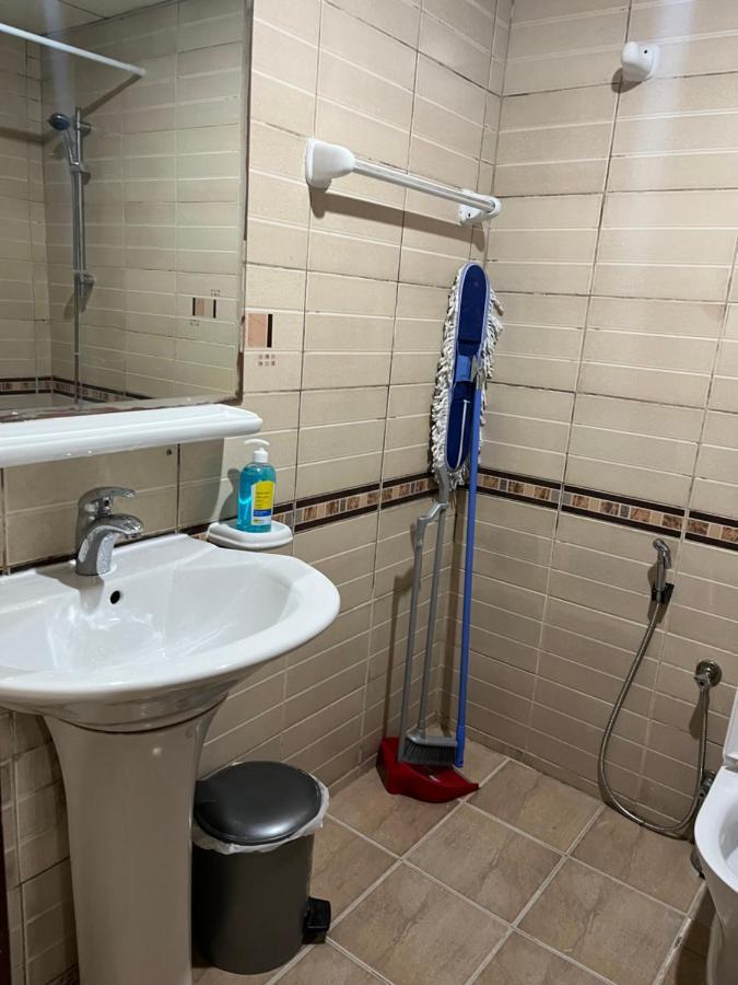 Master Room Attached Bathroom Dubai Exteriör bild