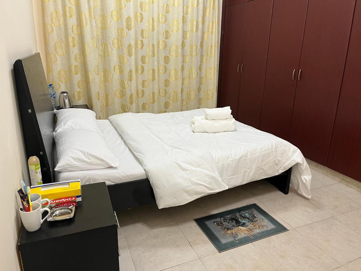 Master Room Attached Bathroom Dubai Exteriör bild
