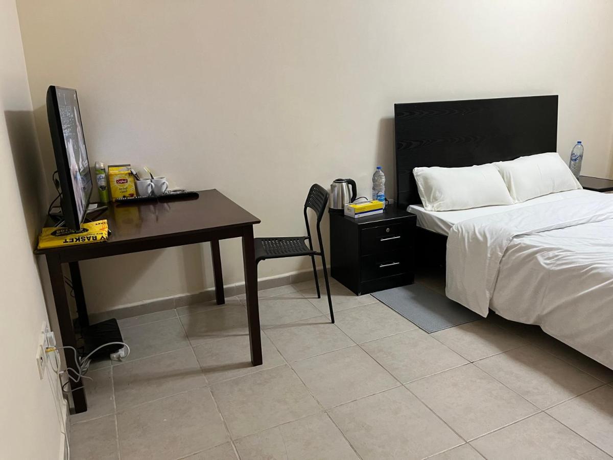 Master Room Attached Bathroom Dubai Exteriör bild