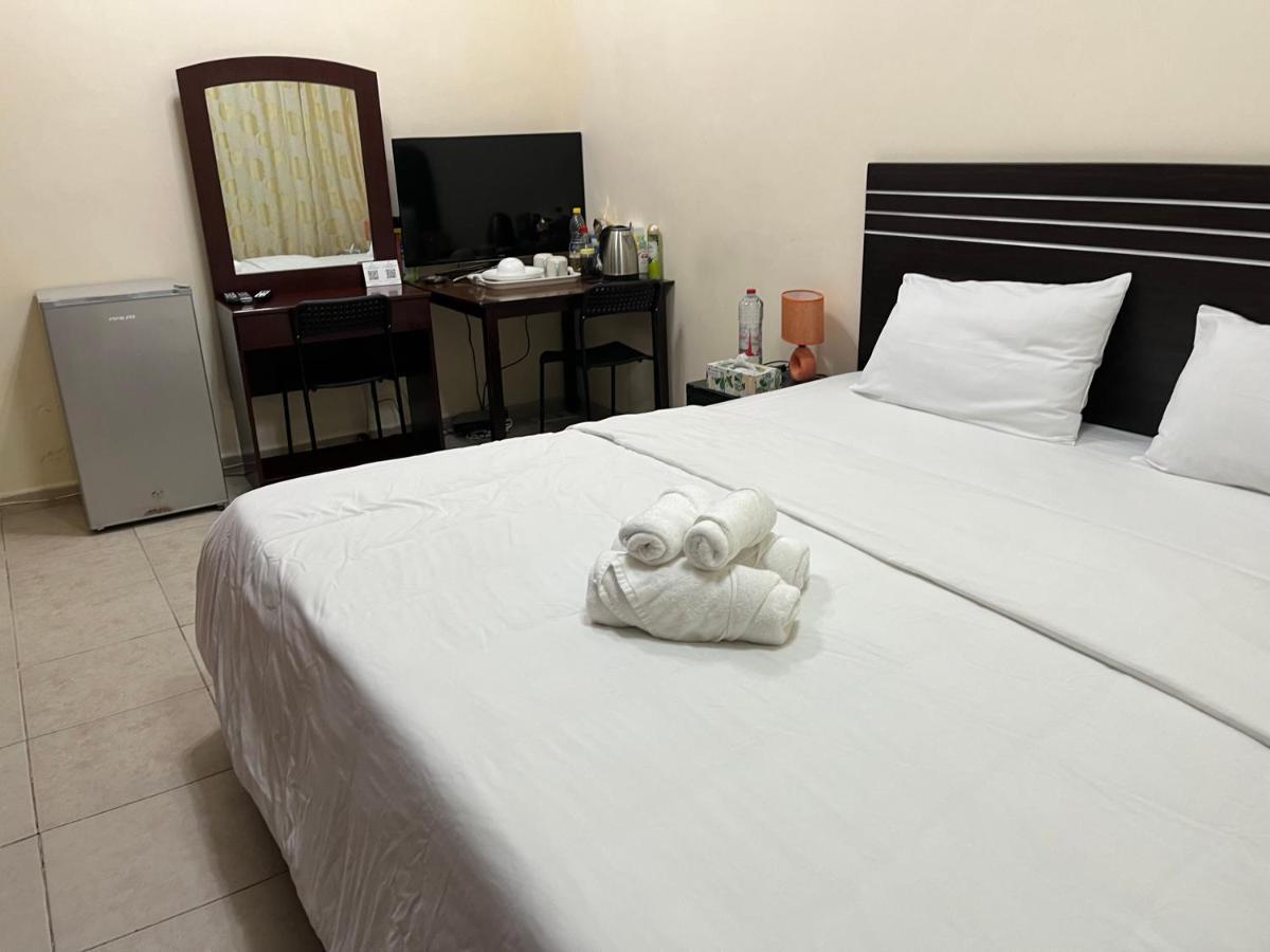 Master Room Attached Bathroom Dubai Exteriör bild