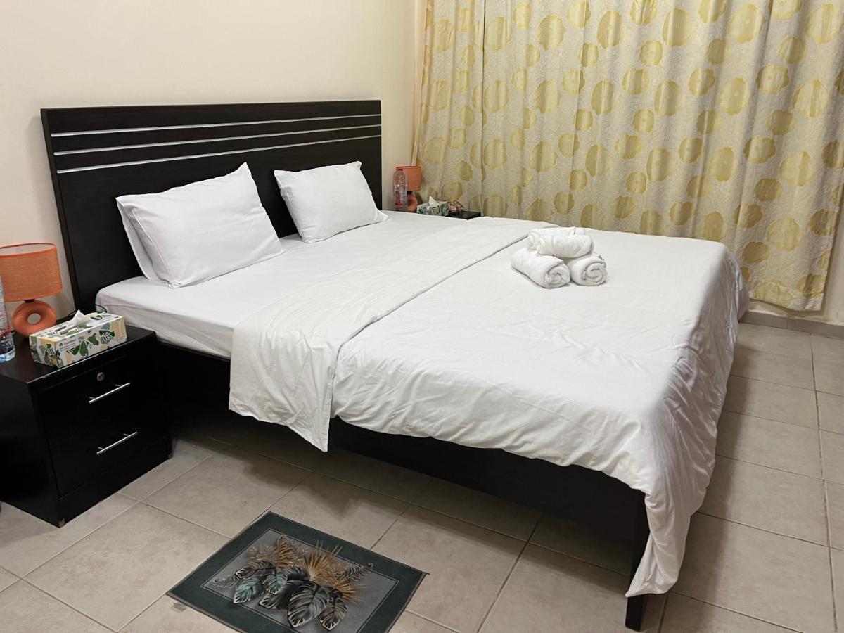 Master Room Attached Bathroom Dubai Exteriör bild